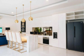 Brand New! 3Bed 3 Bath 3min to Finns! Villa Love 1